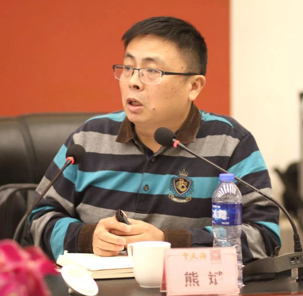 熊斌.jpg 熊斌.jpg